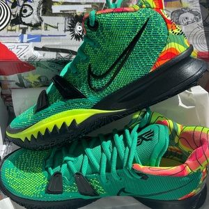 DEADSOTCK! Kyrie 7 KY-D “Weatherman” Satdium Green NIB Never Worn! W8/M6.5